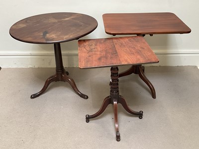 Lot 212 - A 19th century mahogany circular tilt-top...