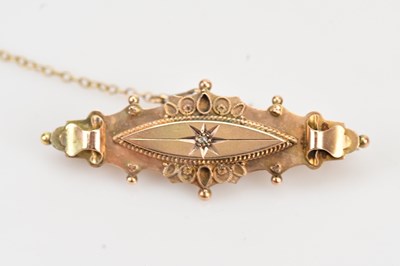 Lot 139 - A 9ct yellow gold mourning brooch, approx 4g.