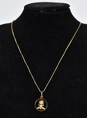 Lot 244 - An 18ct yellow gold box link chain, with an...