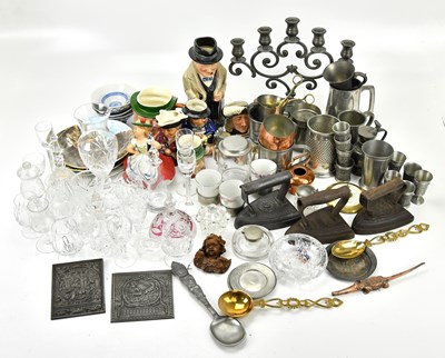 Lot 1353 - A collection of of mixed ceramics and glass...
