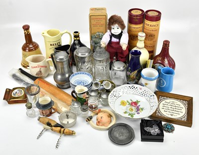 Lot 384 - A quantity of collectors' items including...