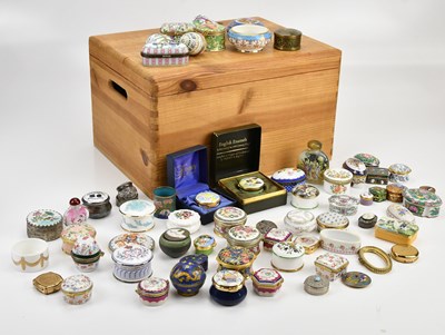 Lot 543 - A collection of enamel pill boxes including...