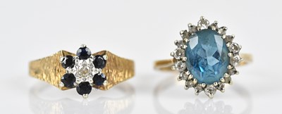 Lot 516 - Two 9ct yellow gold dress rings, including a...