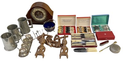 Lot 385 - A quantity of assorted collectors' items,...