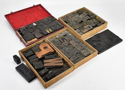Lot 446 - An extensive collection of vintage wooden...