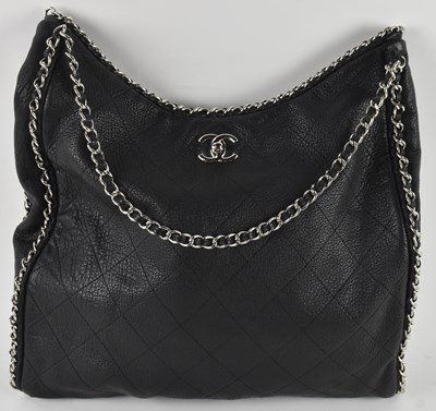 Lot 450 - CHANEL; a vintage lady's hobo style quilted...
