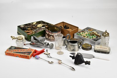 Lot 480 - A quantity of mixed collectors' items,...