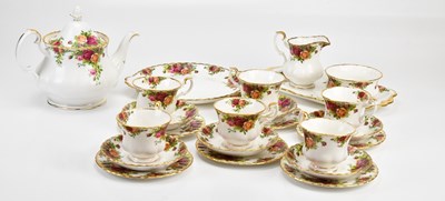 Lot 1434 - ROYAL ALBERT; an ‘Old Country Roses’ pattern...