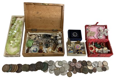 Lot 1453 - A small quantity of assorted costume jewellery...