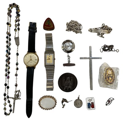 Lot 1451 - A small quantity of assorted costume jewellery...