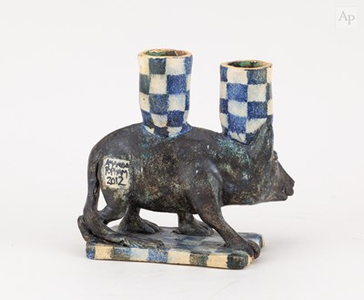 Lot 23 - AMANDA POPHAM (born 1954); an earthenware...