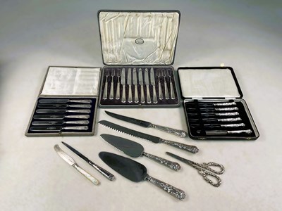 Lot 488 - A quantity of silver handled cutlery,...
