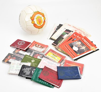 Lot 1450 - MANCHESTER UNITED; a collection of season...