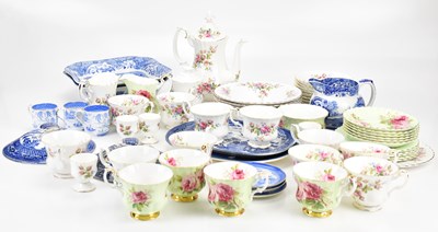Lot 1407 - A mixed collection of ceramics including Spode...