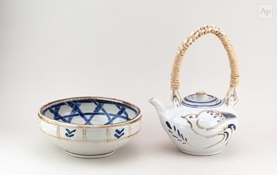 Lot 594 - SETH CARDEW (1934-2016); a large stoneware...