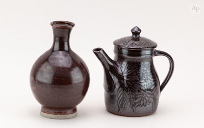 Lot 556 - SIMON EELES for Shepherds Well Pottery; a...