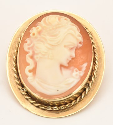 Lot 1394 - A 9ct yellow gold mounted oval cameo portrait...