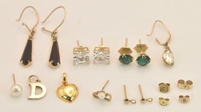 Lot 1187 - A group of 9ct yellow gold and yellow metal...