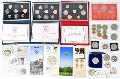 Lot 564 - A mixed lot of United Kingdom coinage, to...