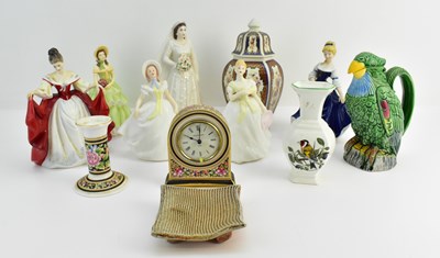 Lot 182 - Thirteen various items of collectible pottery,...