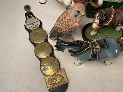 Lot 48 - A large quantity of collectible items, to...