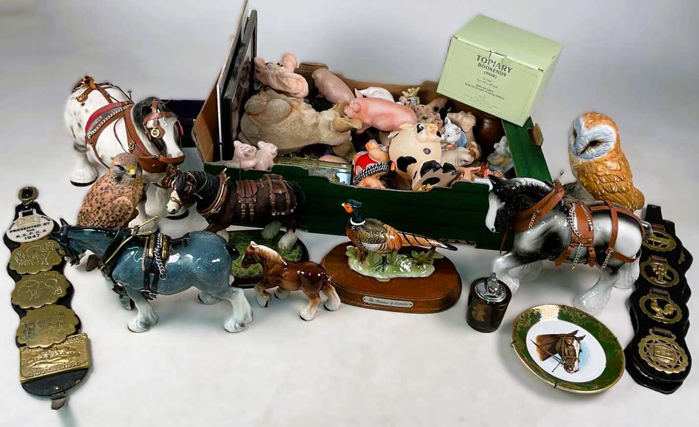 Lot 48 - A large quantity of collectible items, to...