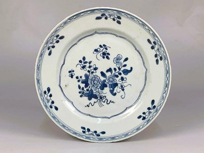 Lot 126 - A Chinese 18th century export plate decorated...