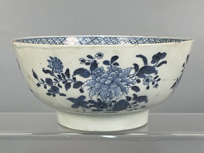 Lot 113 - A Chinese porcelain bowl with a fretwork...