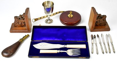 Lot 386 - A collectors' lot, to include an etched glass...