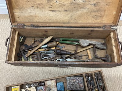 Lot 14 - A vintage general handyman tool box containing...