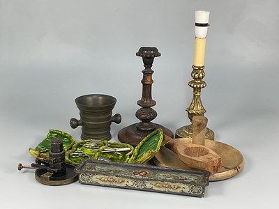 Lot 38 - Collectors' items, comprising an early 20th...