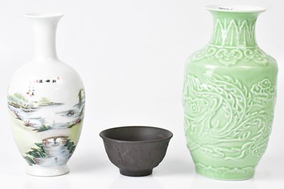 Lot 257 - A 20th century Chinese hand-painted vase of...