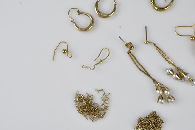 Lot 14 - A 9ct fine link necklace, length 500mm, a...