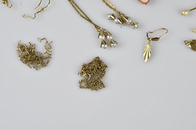 Lot 14 - A 9ct fine link necklace, length 500mm, a...