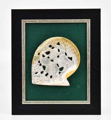 Lot 553 - A decorative carved mother of pearl shell,...
