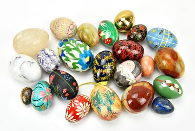 Lot 381 - A collection of painted egg shells, hardstone...