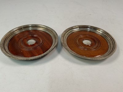 Lot 475 - JB CHATTERLEY & SONS LTD; a pair of Elizabeth...