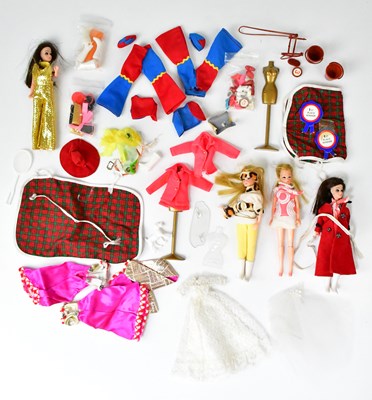 Lot 332 - PIPPA & DAWN; two blond Pippa dolls by Palitoy,...