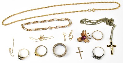 Lot 584 - A group of jewellery, comprising a 9ct yellow...