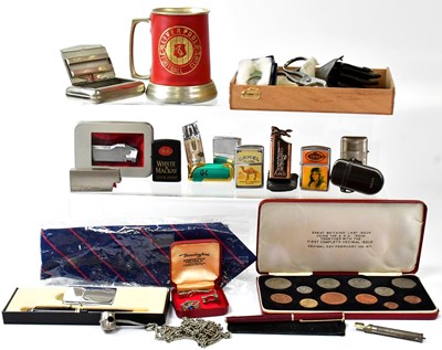 Lot 321 - A collectors' lot, to include UK pre-decimal...
