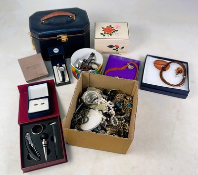 Lot 579 - A quantity of costume jewellery, wristwatches,...