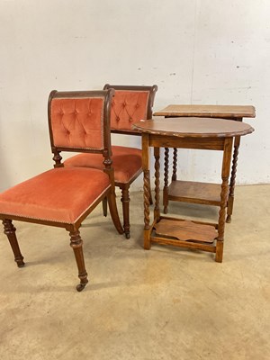 Lot 559 - A pair of upholstered chairs and two oak...