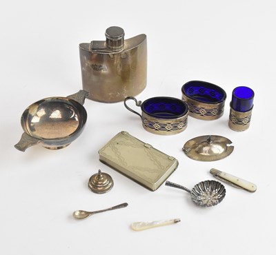 Lot 158 - A group of hallmarked silver, to include a hip...