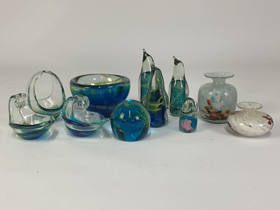 Lot 318 - MDINA; a quantity of decorative art glass,...