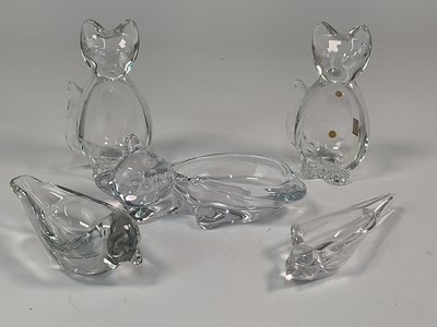 Lot 323 - VANNES LE CHATEL; five crystal art glass...