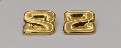 Lot 526 - A pair of 22ct yellow gold clip on earrings...