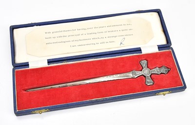 Lot 100 - AITKEN BROTHERS; an Elizabeth II hallmarked...