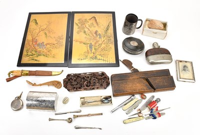 Lot 2044 - A group of collector's items, including a...