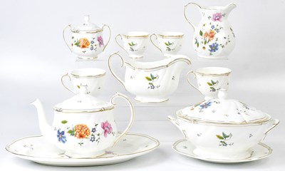 Lot 218 - A Wedgwood 'Rosemeade' part dinner and tea...
