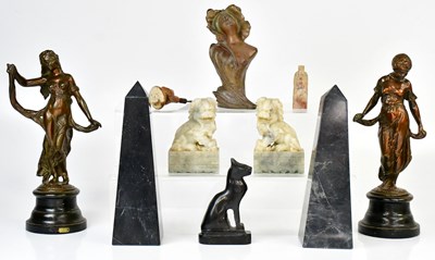Lot 369 - A collection of figures and collectible items,...